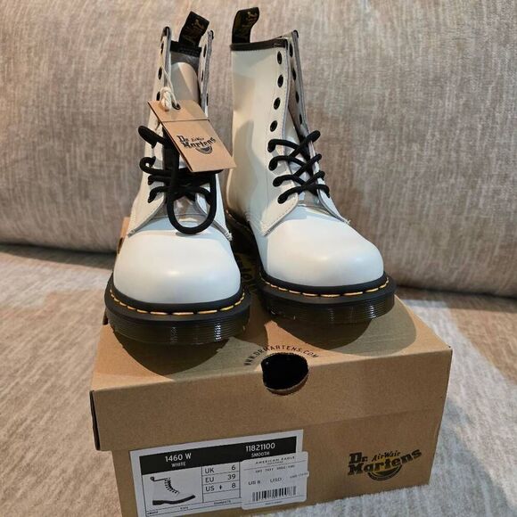 1460 W DR. MARTENS WHITE LACE UP AIRWAIR BOOTS - SZ. 8 "OUT OF STOCK" - Picture 6 of 8